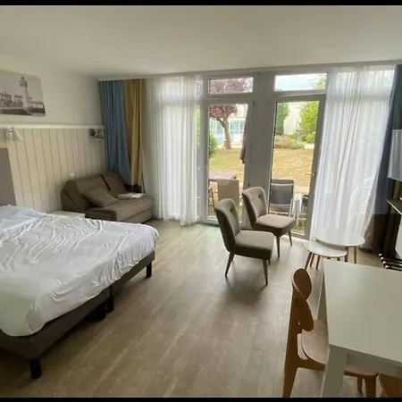 Chateliers, Piscine Chauffee, Et Jardin A St Martin De Re 3* サン・マルタン・ド・レ